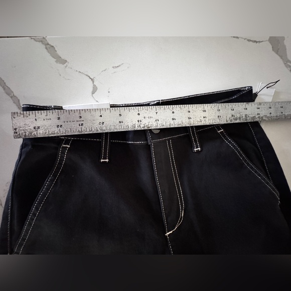 NWT - Joe’s Jeans Collection The Farrah Cargo Pants in Black Size 26 - Picture 6 of 14